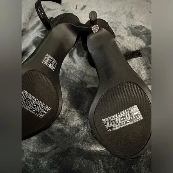 Forever21 ankle strap heels NEW ! - Picture 5 of 6